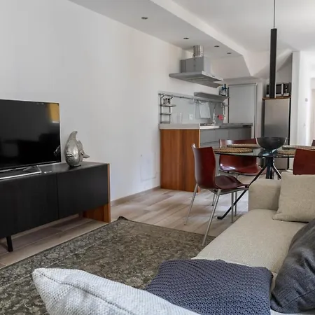 Casa Ridente: *